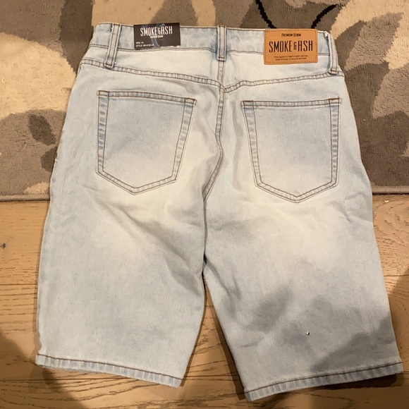 Jean shorts - Picture 2 of 5